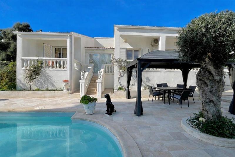 Villa - 180 m² - 6 pièces