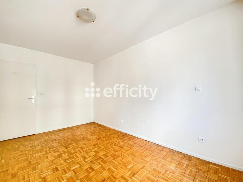 Appartement ancien - 92 m² - 4 pièces