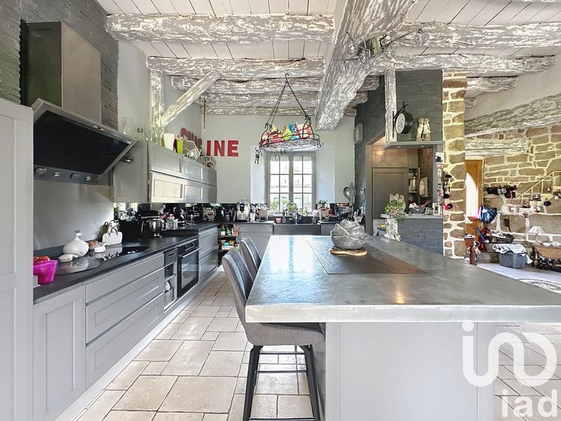 Maison - 312 m² - 8 pièces