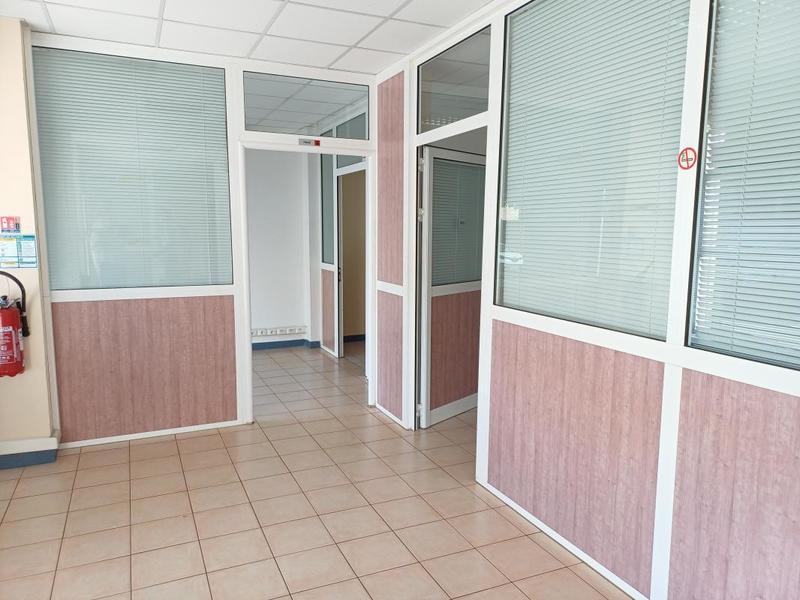 Local commercial - 123 m² - 3 pièces