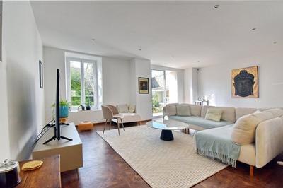 Maison - 419 m² - 9 pièces