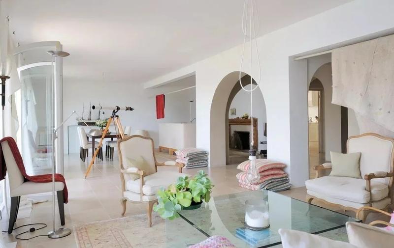 Villa - 240 m² - 8 pièces
