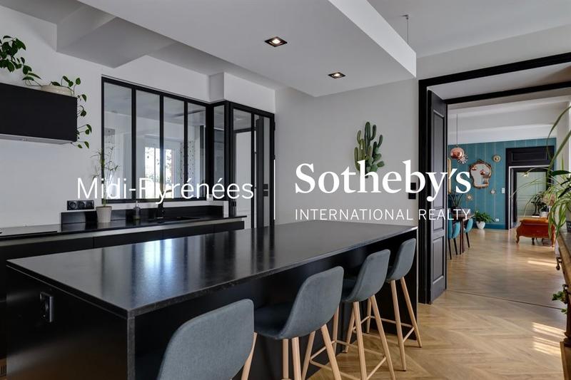 Maison de maîtres - 350 m² - 7 pièces