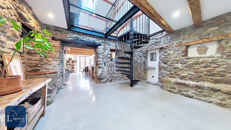 Maison - 499 m² - 7 pièces