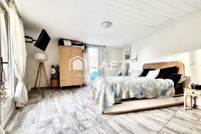 Maison - 160 m² - 8 pièces