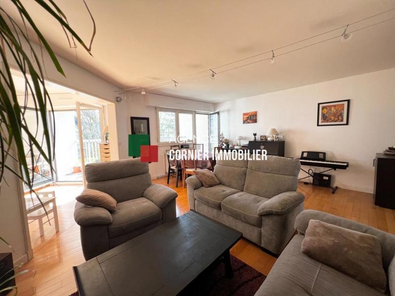 Appartement - 102 m² - 5 pièces