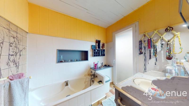 Maison - 201 m² - 5 pièces