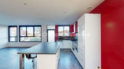 Appartement - 90 m² - 3 pièces