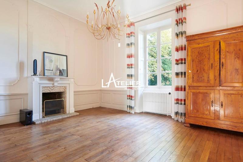 Propriété - 290 m² - 12 pièces