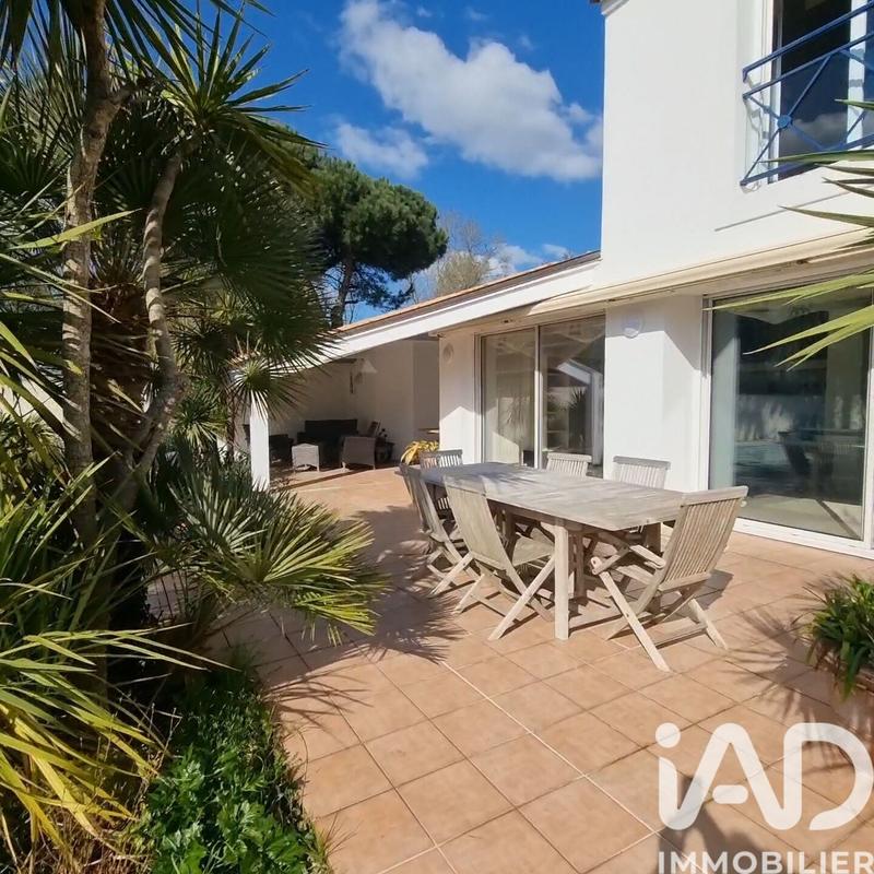 Maison - 206 m² - 6 pièces