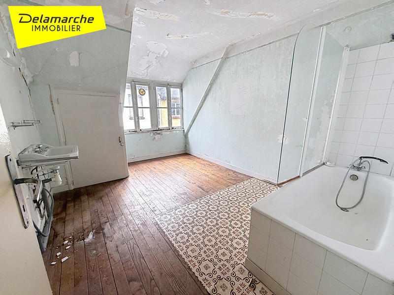 Maison - 201 m² - 9 pièces