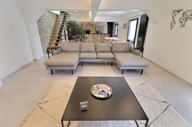 Maison - 185 m² - 6 pièces