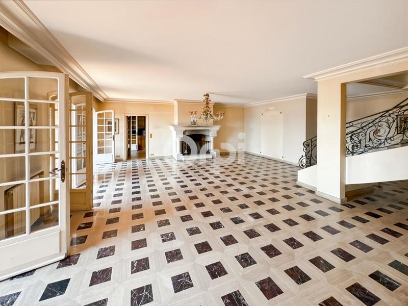 Villa - 375 m² - 6 pièces