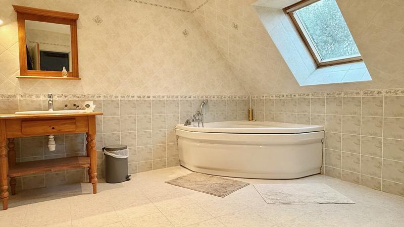 Maison ancienne - 215 m² - 6 pièces