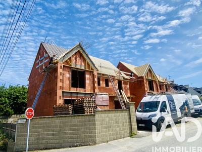 Maison - 140 m² - 8 pièces