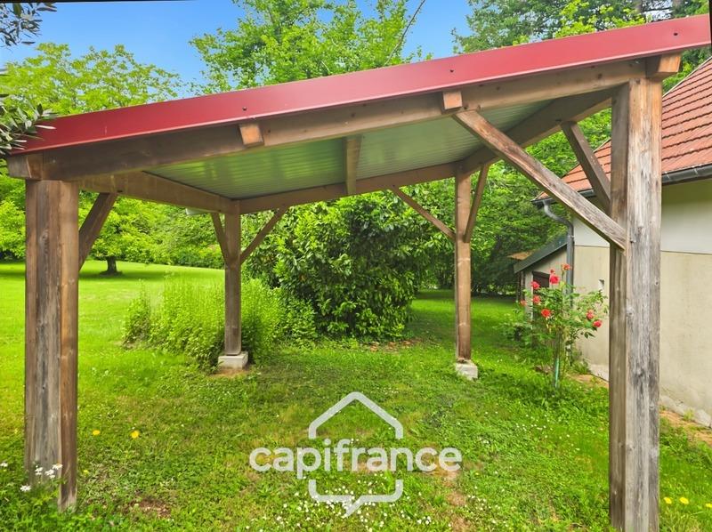 Maison - 111 m² - 9 pièces