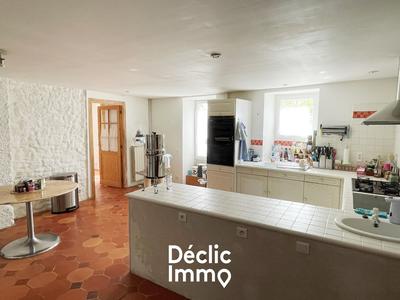 Maison en pierre - 265 m² - 7 pièces