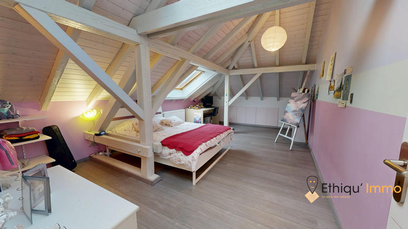 Maison - 200 m² - 6 pièces