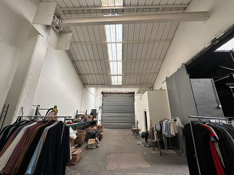 Local d'activité / Entrepôt - 1 750 m²