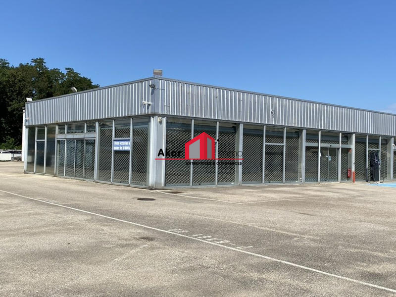 Local commercial - 813 m²