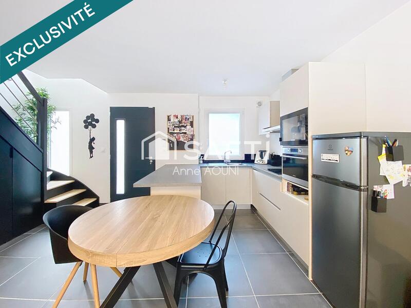 Maison - 94 m² - 4 pièces