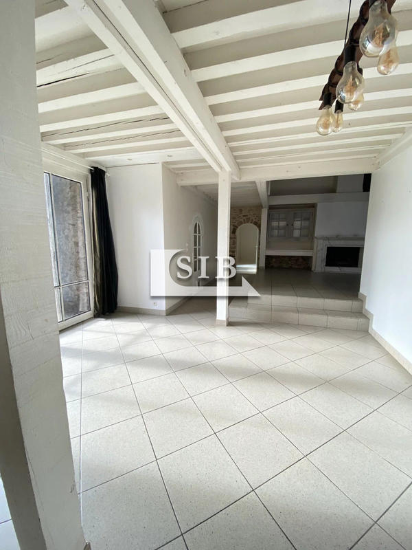 Maison - 228 m² - 7 pièces