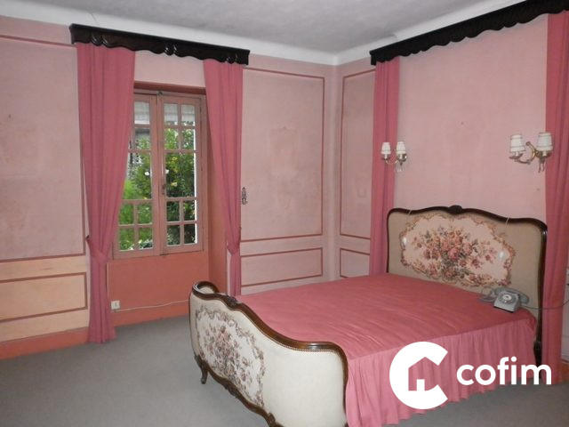 Maison - 270 m² - 12 pièces