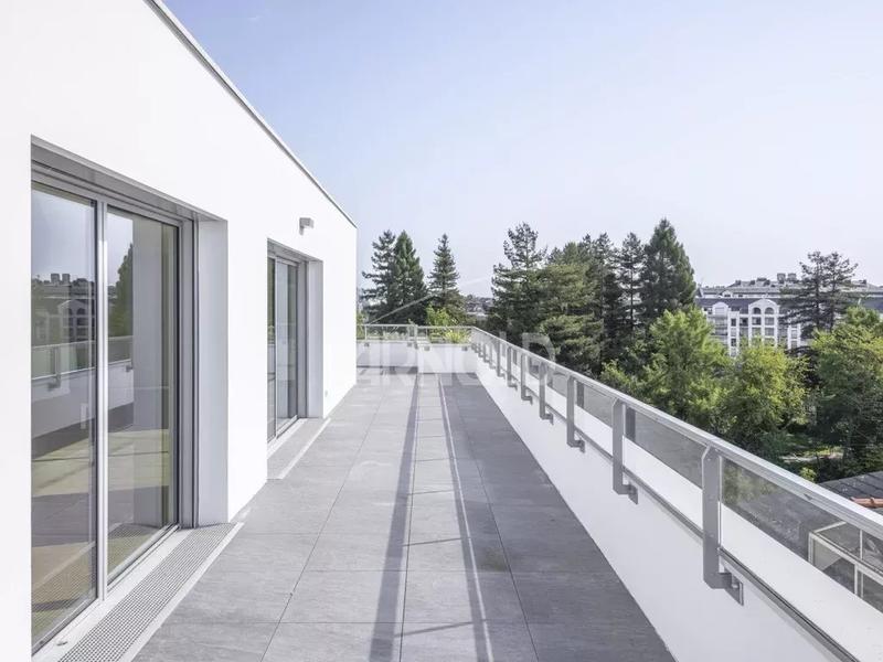 Appartement - 122 m² - 5 pièces