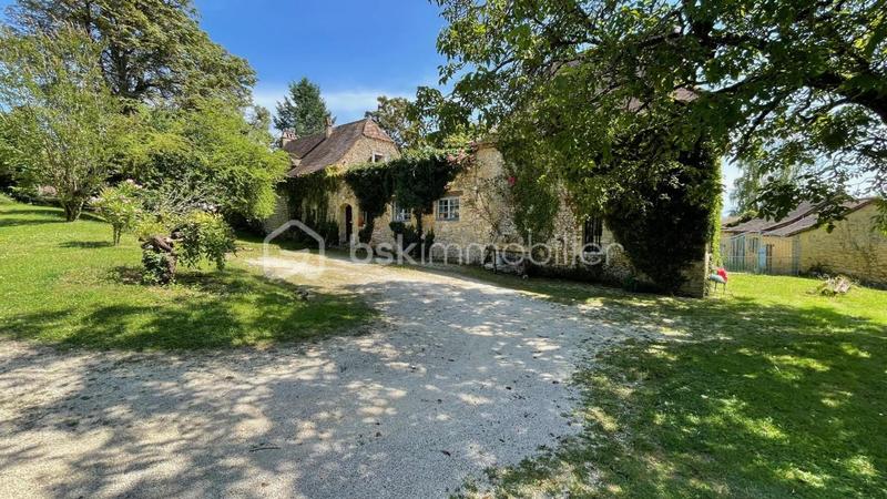 Maison en pierre - 226 m² - 7 pièces