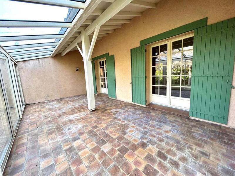 Maison - 300 m² - 6 pièces