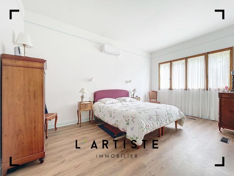 Maison - 209 m² - 6 pièces