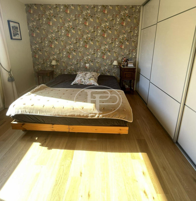 Maison - 179 m² - 8 pièces