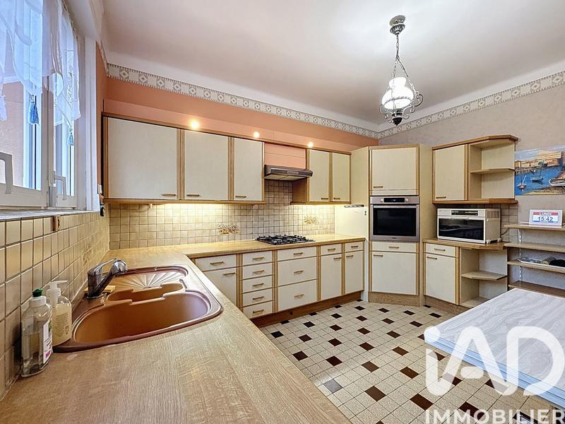 Maison - 170 m² - 8 pièces