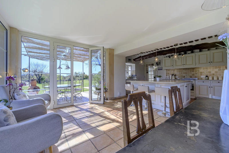 Maison - 213 m² - 7 pièces