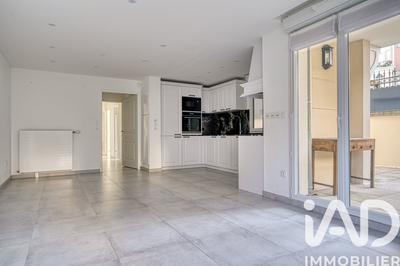 Appartement - 82 m² - 4 pièces