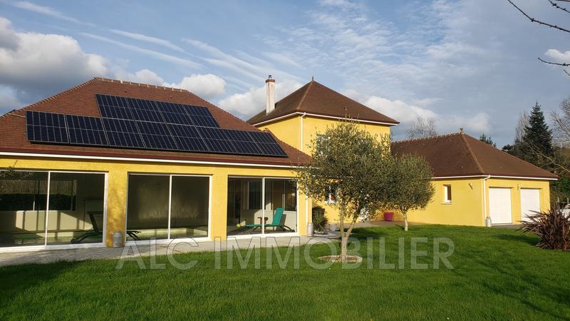 Maison - 219 m² - 7 pièces