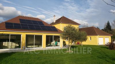 Maison - 219 m² - 7 pièces