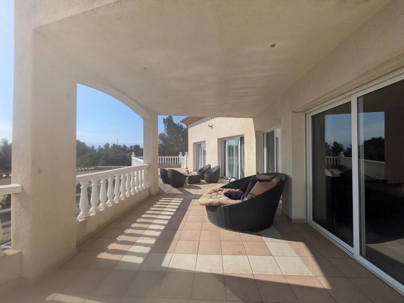 Propriété - 547 m² - 15 pièces