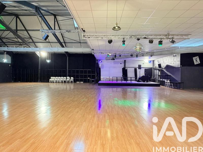 Maison - 1 540 m² - 14 pièces