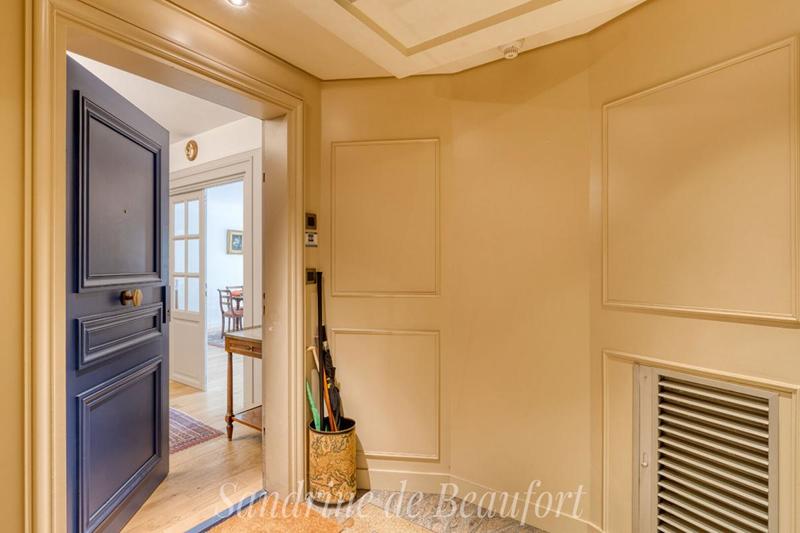 Appartement - 143 m² - 5 pièces