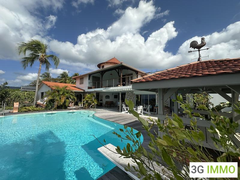 Propriété - 332 m² - 10 pièces