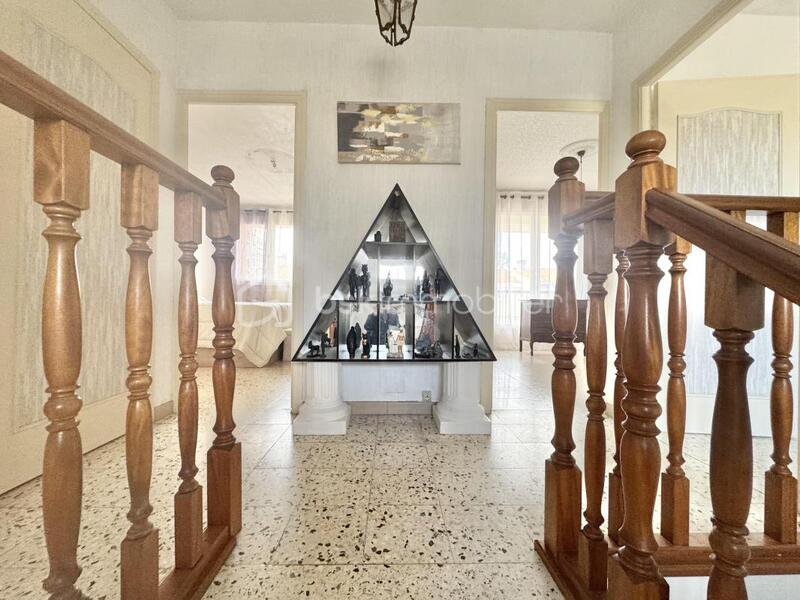 Maison traditionnelle - 87 m² - 4 pièces