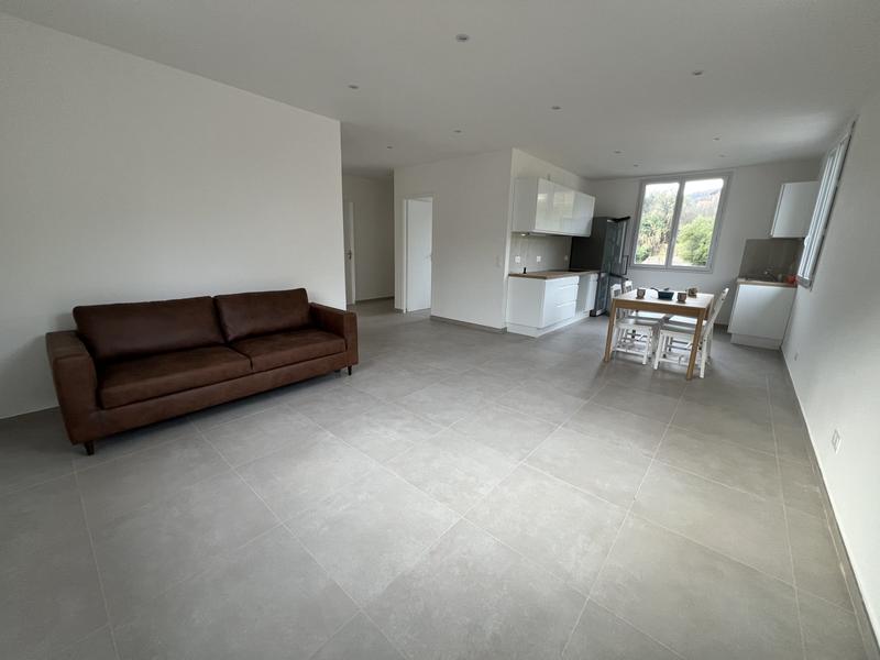 Appartement - 79 m² - 4 pièces