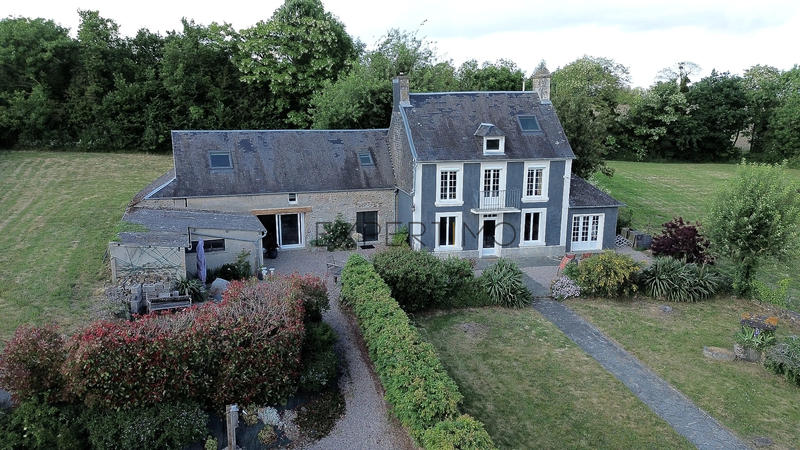 Maison - 184 m² - 9 pièces