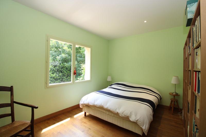 Maison - 242 m² - 7 pièces