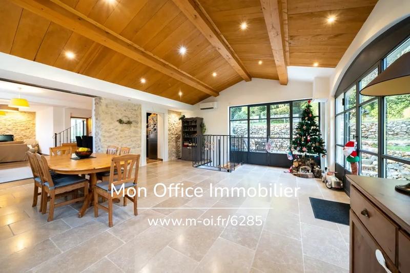 Maison - 145 m² - 6 pièces