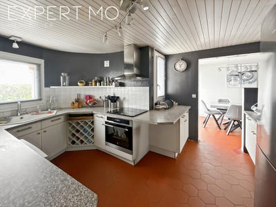 Maison - 141 m² - 7 pièces