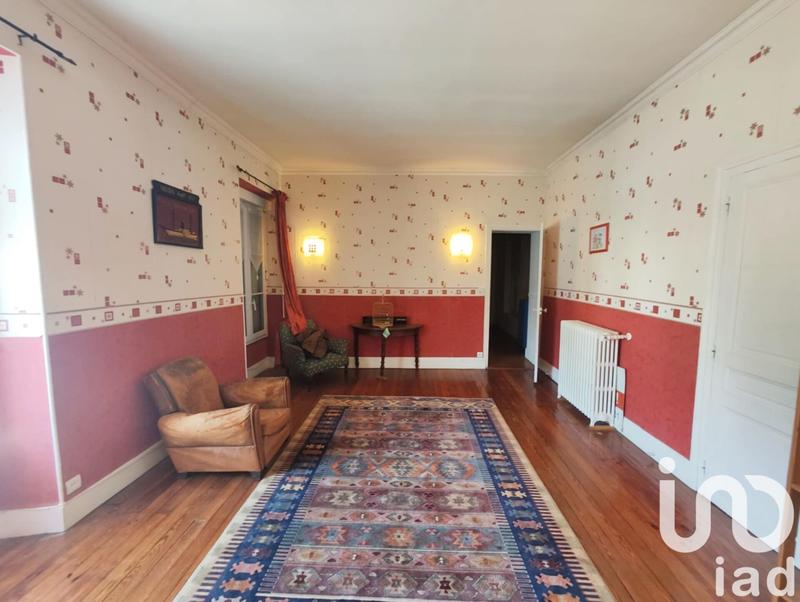 Maison - 208 m² - 8 pièces