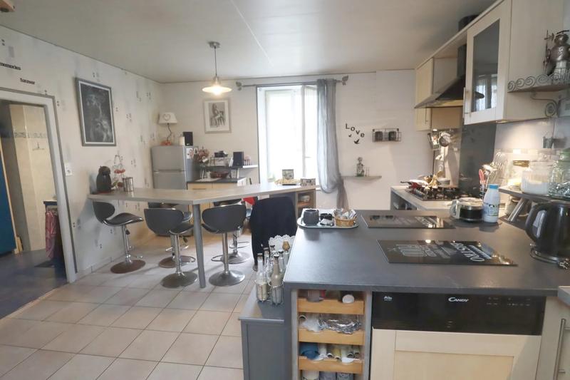 Maison - 240 m² - 12 pièces