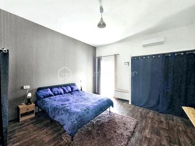 Maison en pierre - 244 m² - 10 pièces